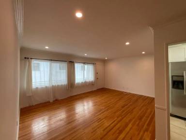 Main picture of 1055 1/2 S Genesee Ave