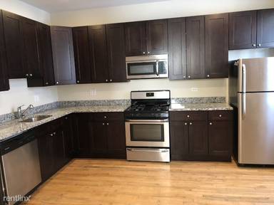 Main picture of 5407 N Ravenswood Ave