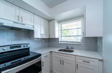 Main picture of 4100 SW 24 Ct Fort Lauderdale