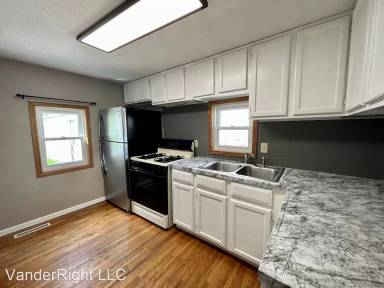 Main picture of 1315 E 22nd St