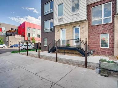 Main picture of 3445 Larimer St