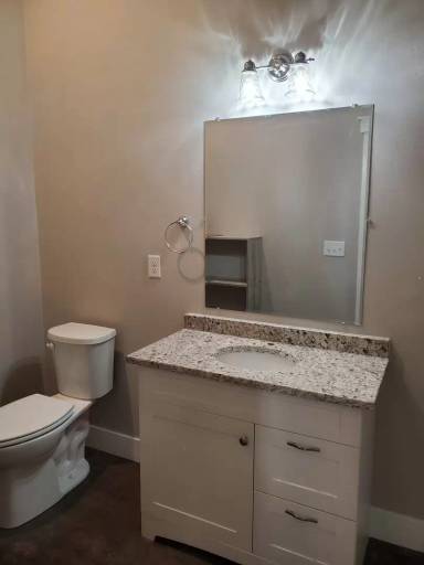 Main picture of 125 1/2 E College Ave