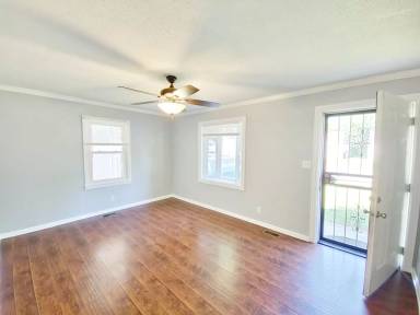 Main picture of 1917 Beech St