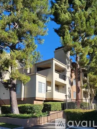Main picture of 21500 Burbank Blvd