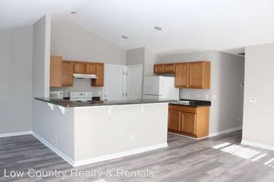 Main picture of 2 Broadland Cir