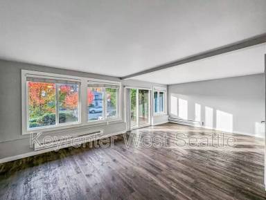 Main picture of 5956 Fauntleroy Way SW
