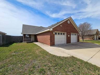 Main picture of 5012 Heather Ln
