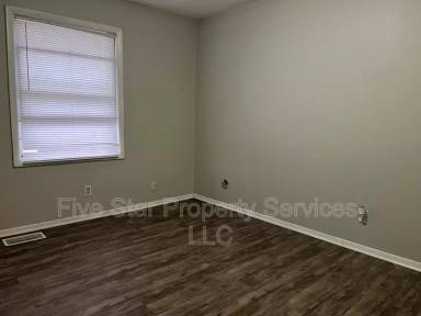 Main picture of 110 W Lake Shore Dr