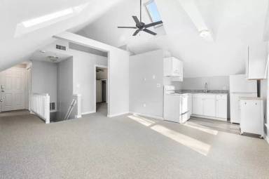 Main picture of 338 Summer St