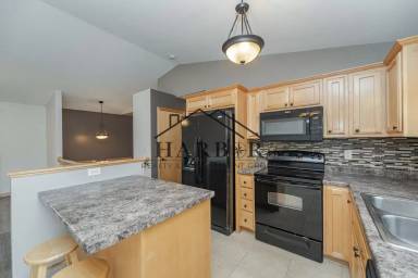 Main picture of 3870 McIntosh Dr NW