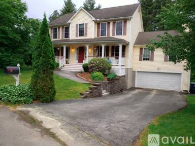 Main picture of 6 Jonquil Dr