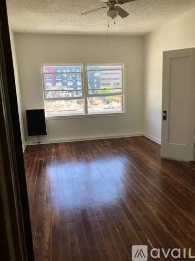 Main picture of 545 S Hobart Blvd