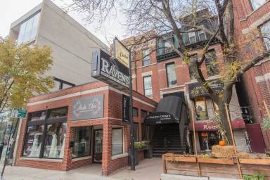 Main picture of 2324 N Clark St