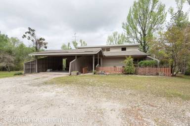 Main picture of 800 Lee Road 23