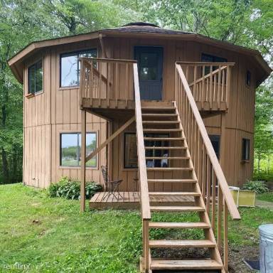 Main picture of 1295 Howe Rd