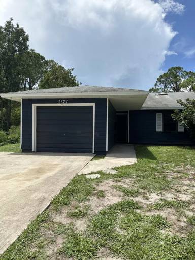 Main picture of 2574 Hester Ave SE