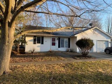 Main picture of 301 E Main St