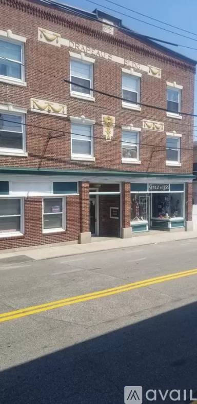 Main picture of 65 Jefferson St