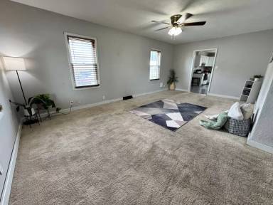 Main picture of 230 E Gilbert Dr