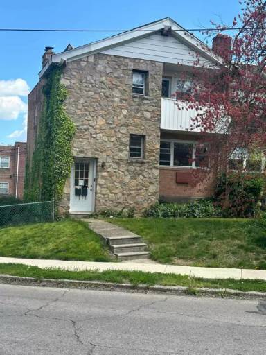 Main picture of 5499 Quentin St