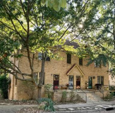Main picture of 2805 Linden St