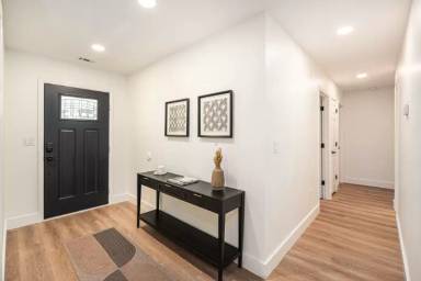 Main picture of 625 Semaht St