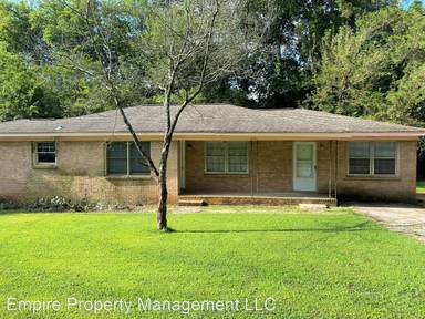 Main picture of 2711 Clayton Dr NW