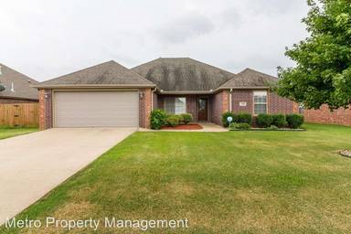 Main picture of 1160 Kensington Dr