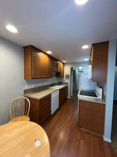 Main picture of 1614 Commercial St