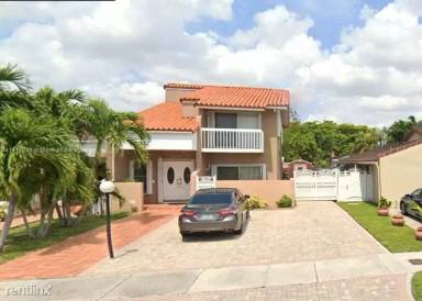 Main picture of 10361 SW 11th St