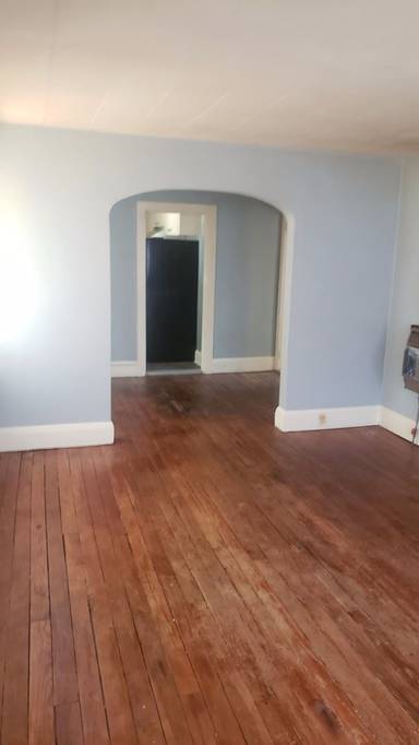 Main picture of 905 Montgomery Ave