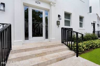 Main picture of 624 Santander Ave