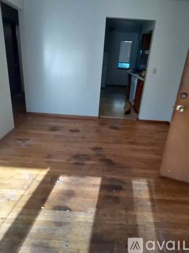 Main picture of 2126 W Pacific Ave