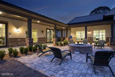Main picture of One White Oak Apartments