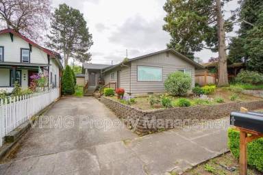 Main picture of 609 W McLoughlin Blvd