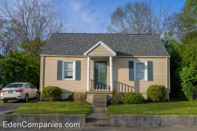 Main picture of 621 Golfview Dr