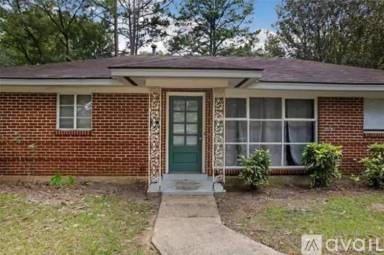 Main picture of 3576 Cloverdale Rd