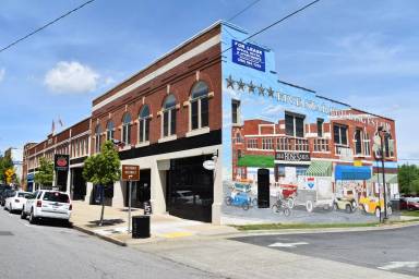 Main picture of 101 E Center St