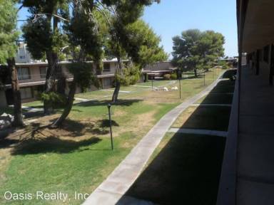 Main picture of 565 S Royal Crest Cir
