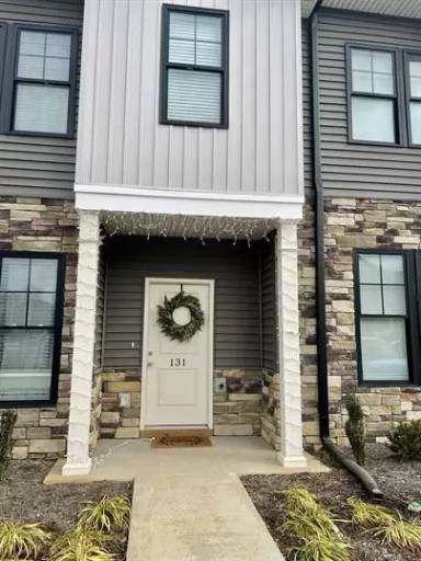 Main picture of 131 English Commons Dr