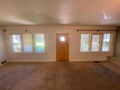 Main picture of 323 N 400 W