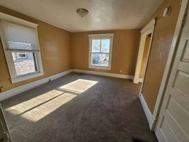 Main picture of 706 Spring St