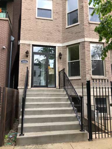 Main picture of 1826 W Erie St