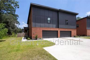 Main picture of 2515 Appian Way