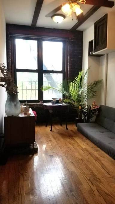 Main picture of 185 Avenue C