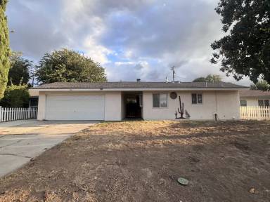 Main picture of 104 White Oak Dr