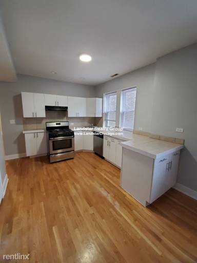 Main picture of 4454 N Sheridan Rd