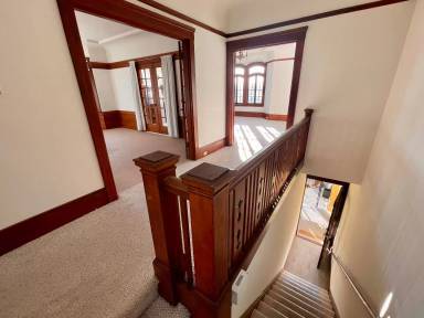 Main picture of 2138 Irving St