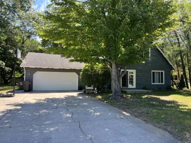 Main picture of 9 S 160th Ave