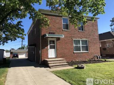 Main picture of 2019 Russell Ave